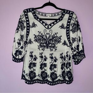 Anthro Kindred M Blouse White w Navy Floral Embroidery Short Sleeve Babydoll
